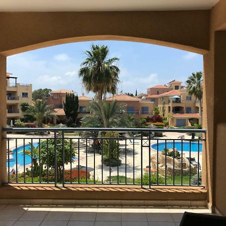Limnaria Gardens - Modern 1 Bed, Walk To Beach & Shops Paphos Bagian luar foto