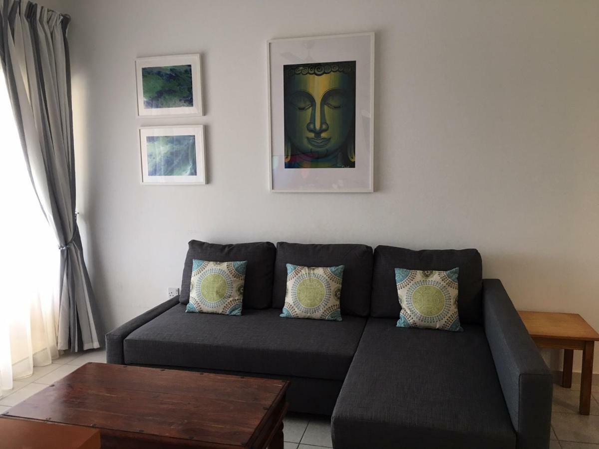 Limnaria Gardens - Modern 1 Bed, Walk To Beach & Shops Paphos Bagian luar foto
